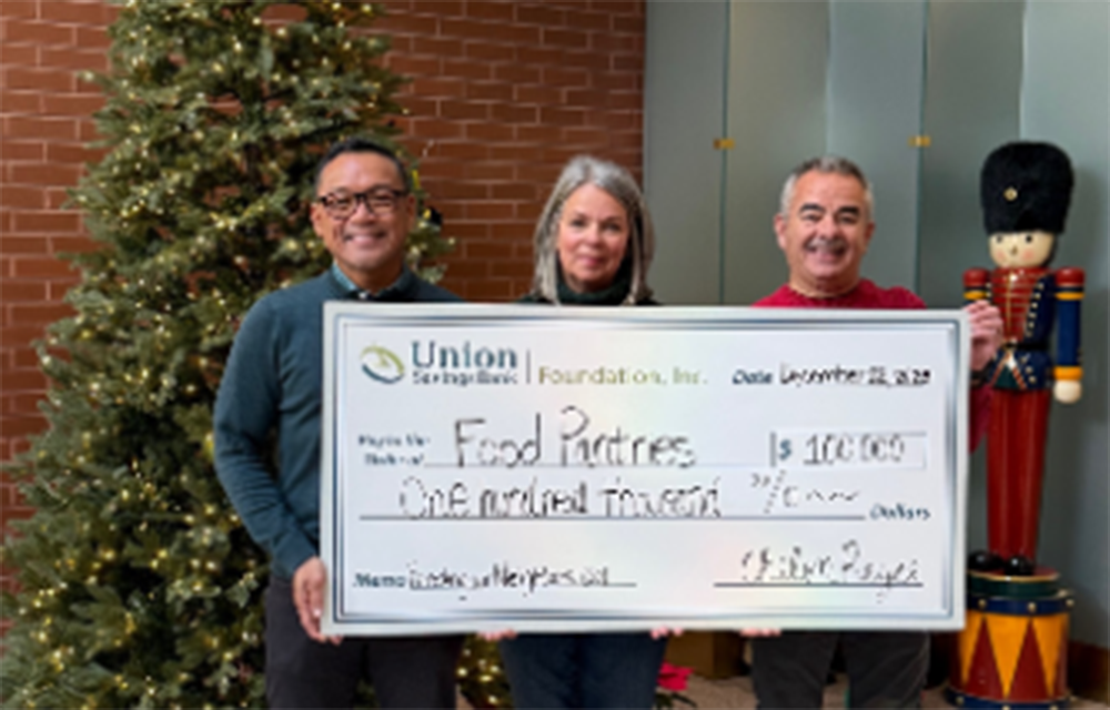 Union Savings Bank donates 1,000 lbs. of food and $100,000 to benefit local food pantries